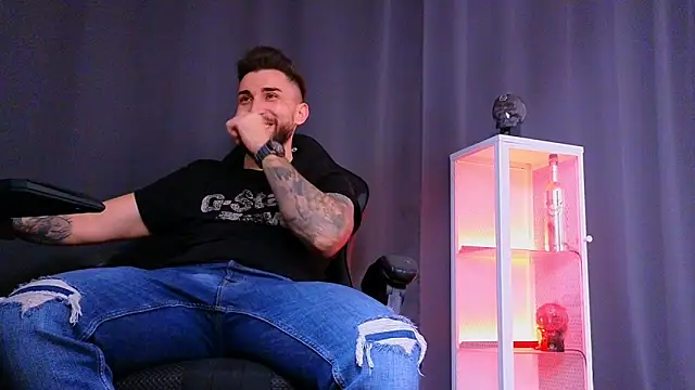 MightyAaron66 online show from 13, 2, 2025