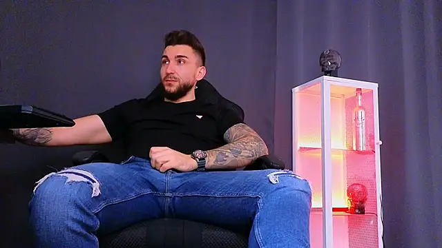 MightyAaron66 online show from 17, 2, 2025