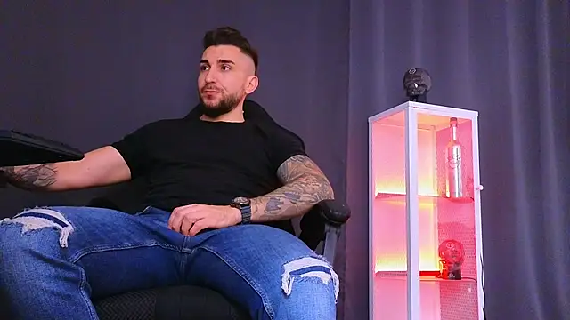 MightyAaron66 online show from 19, 2, 2025