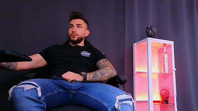 MightyAaron66 online show from 27, 2, 2025