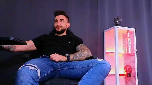 MightyAaron66 online show from 4, 3, 2025