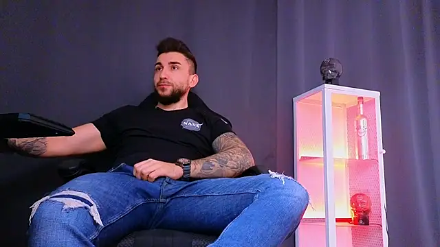 MightyAaron66 online show from 6, 3, 2025