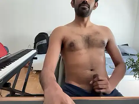 Snapshot of dominanthubby chatting on 25, 4, 2026 dominanthubby online show from 25, 4, 2026
