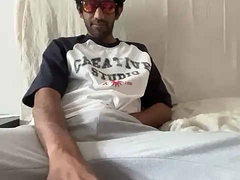 Snapshot of dominanthubby chatting on 10, 6, 2026 dominanthubby online show from 10, 6, 2026