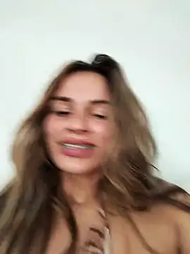 cuteluci  online show from 17, 2, 2025