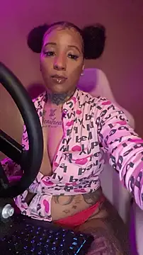 CrownedNyaries online show from 31, 7, 2026