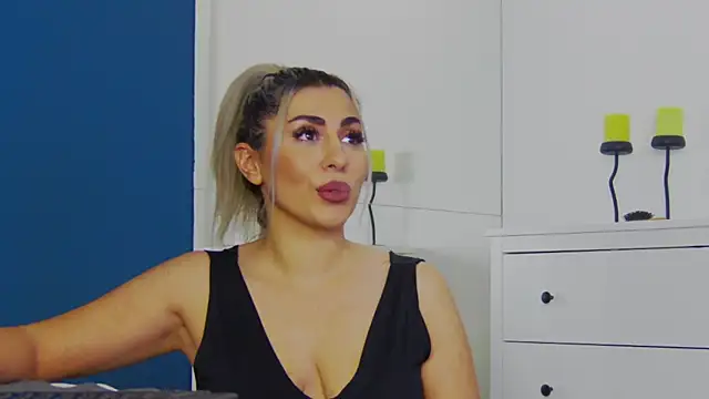 CelineMeyerr online show from 17, 10, 2025