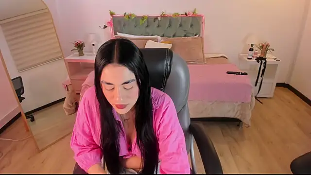 Icysweetcam online show from 24, 7, 2026