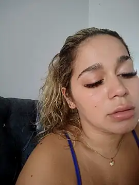 LaurenWelly  online show from 9, 11, 2025