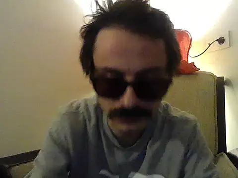 Snapshot of kallaviz chatting on 6, 4, 2026 kallaviz online show from 6, 4, 2026