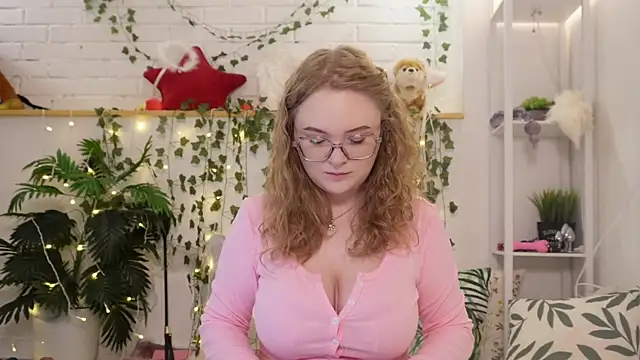 Snapshot of MonicaAsis chatting on 25, 9, 2025 MonicaAsis online show from 25, 9, 2025