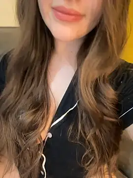 Elinatiranda online show from 23, 7, 2026