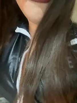 Elinatiranda online show from 25, 7, 2026
