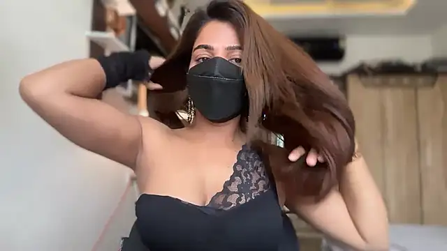 Hotty-Sana online show from 22, 4, 2026