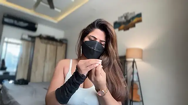 Hotty-Sana online show from 28, 4, 2026