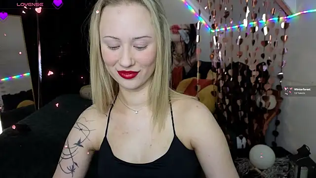 SashaBrooks online show from 4, 4, 2026