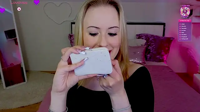 SashaBrooks online show from 17, 4, 2026