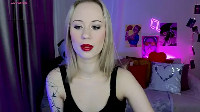 SashaBrooks online show from 25, 4, 2026