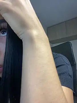 maddy bronw  online show from 26, 12, 2024