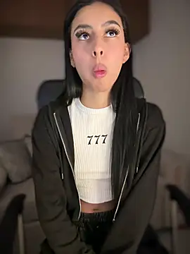 maddy bronw  online show from 8, 3, 2025