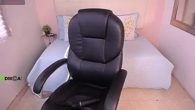 Cristal  adams online show from 11, 3, 2025