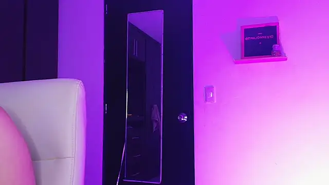 Snapshot of TinaJonnes_ chatting on 31, 5, 2026 TinaJonnes online show from 31, 5, 2026