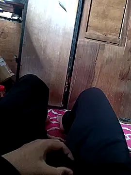 Snapshot of Bass12342a chatting on 18, 12, 2025 Bass12342a online show from 18, 12, 2025