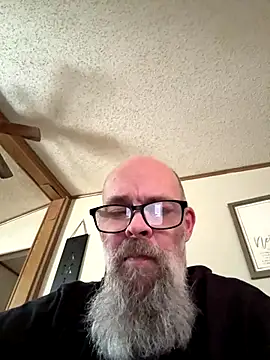 Snapshot of KlutzyWonder4 chatting on 30, 11, 2025 KlutzyWonder4 online show from 30, 11, 2025