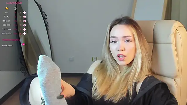 Snapshot of Evia_r0se chatting on 17, 1, 2025 Evia r0se online show from 17, 1, 2025