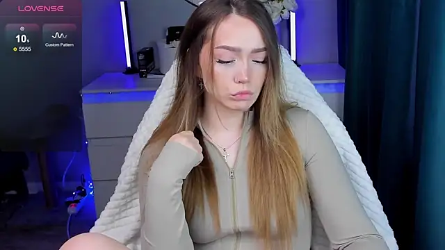 Snapshot of Evia_r0se chatting on 15, 11, 2025 Evia r0se online show from 15, 11, 2025