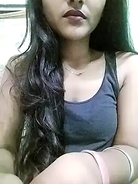 MISSQUEEN48 online show from 1, 2, 2025