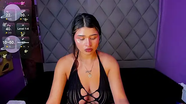 venusowen  online show from 4, 3, 2025