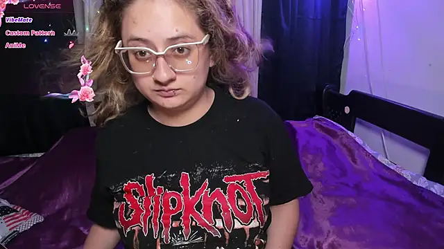 Snapshot of AnnieBigBoobs chatting on 5, 3, 2025 AnnieBigBoobs online show from 5, 3, 2025