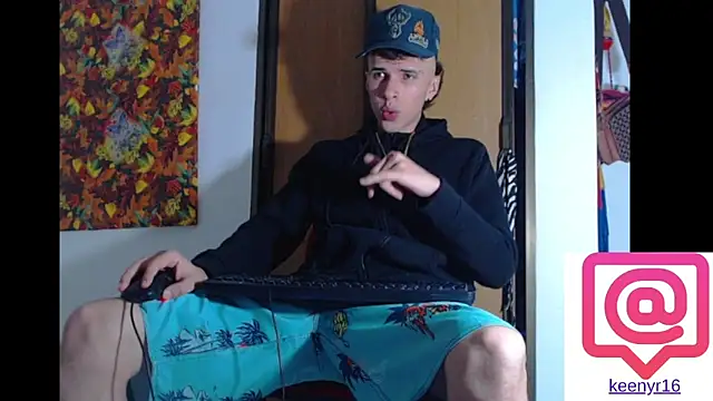 Snapshot of Keeny16 chatting on 15, 12, 2024 Keeny16 online show from 15, 12, 2024