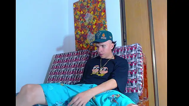 Snapshot of Keeny16 chatting on 15, 12, 2024 Keeny16 online show from 15, 12, 2024