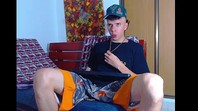 Snapshot of Keeny16 chatting on 15, 12, 2024 Keeny16 online show from 15, 12, 2024