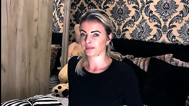 Aly girl1 online show from 10, 1, 2025