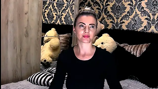 Aly girl1 online show from 10, 1, 2025