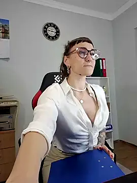 FoxRineHelen online show from 10, 2, 2025