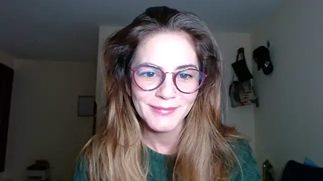 Snapshot of Hanny_24 chatting on 16, 12, 2024 Hanny 24 online show from 16, 12, 2024