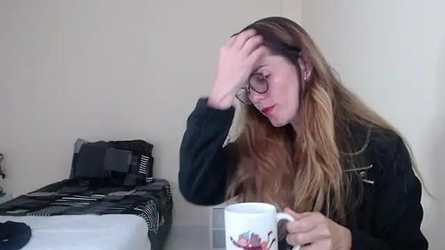 Snapshot of Hanny_24 chatting on 3, 1, 2025 Hanny 24 online show from 3, 1, 2025