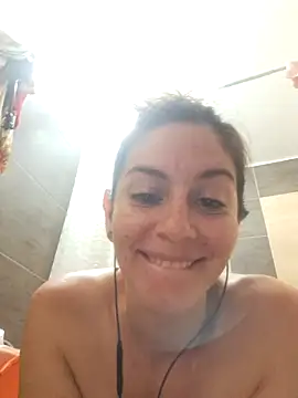 Snapshot of Hanny_24 chatting on 25, 2, 2025 Hanny 24 online show from 25, 2, 2025