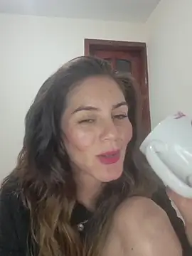 Snapshot of Hanny_24 chatting on 15, 10, 2025 Hanny 24 online show from 15, 10, 2025