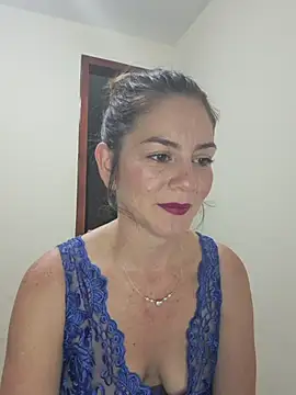 Snapshot of Hanny_24 chatting on 21, 10, 2025 Hanny 24 online show from 21, 10, 2025