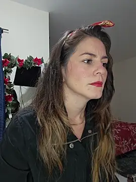 Snapshot of Hanny_24 chatting on 18, 12, 2025 Hanny 24 online show from 18, 12, 2025