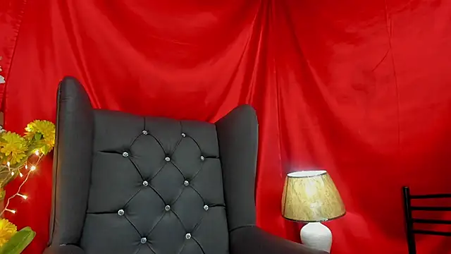 Snapshot of Little_Ivy chatting on 31, 1, 2025 Little Ivy online show from 31, 1, 2025