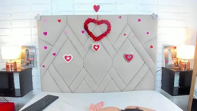 Isis Osman online show from 15, 2, 2025