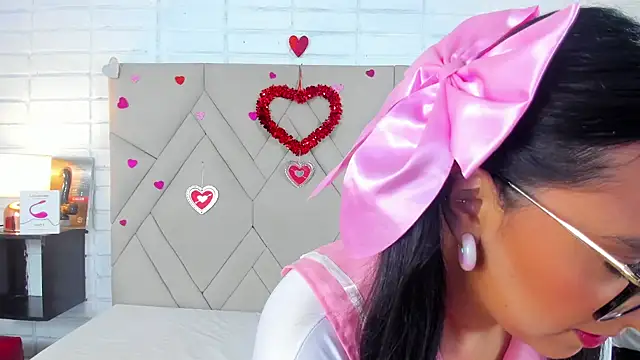 Isis Osman online show from 20, 2, 2025