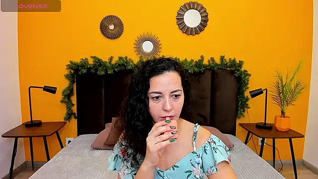 Snapshot of Linda_Insatiable chatting on 11, 1, 2025 Linda Insatiable online show from 11, 1, 2025