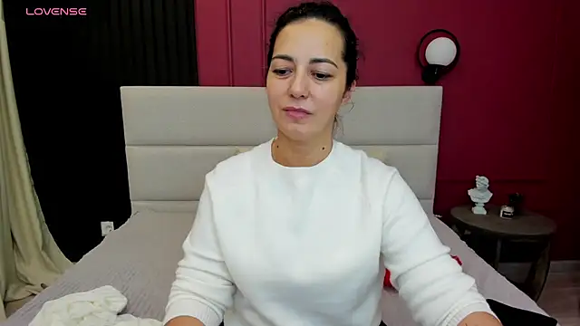 Snapshot of Linda_Insatiable chatting on 11, 10, 2025 Linda Insatiable online show from 11, 10, 2025